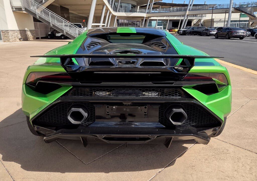 2024 Lamborghini Huracan Tecnica Coupe RWD photo 7 of 13