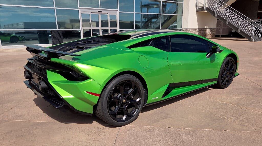2024 Lamborghini Huracan Tecnica Coupe RWD photo 8 of 13