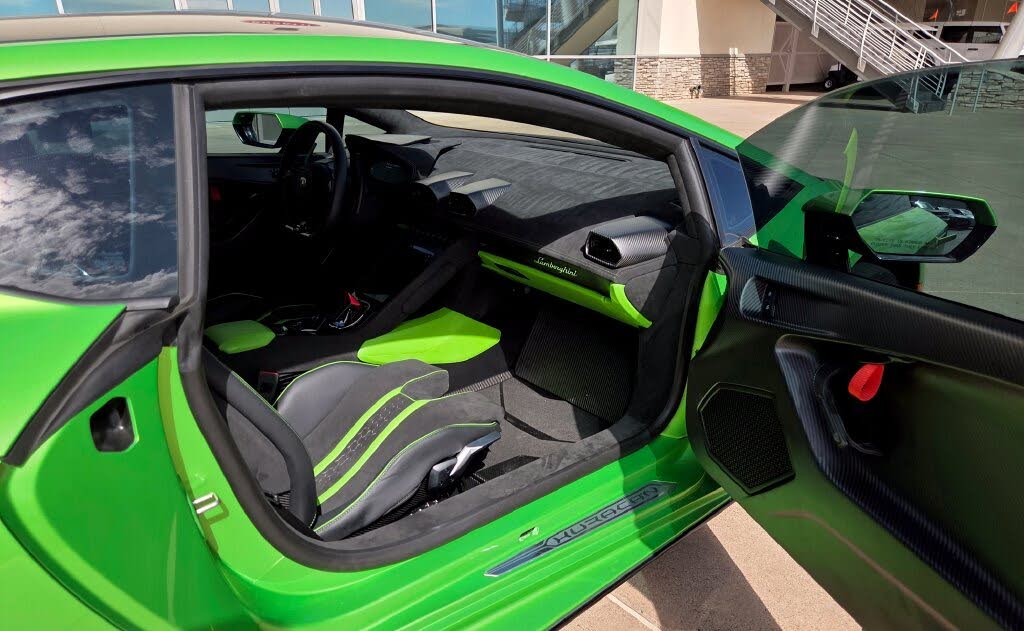 2024 Lamborghini Huracan Tecnica Coupe RWD photo 10 of 13