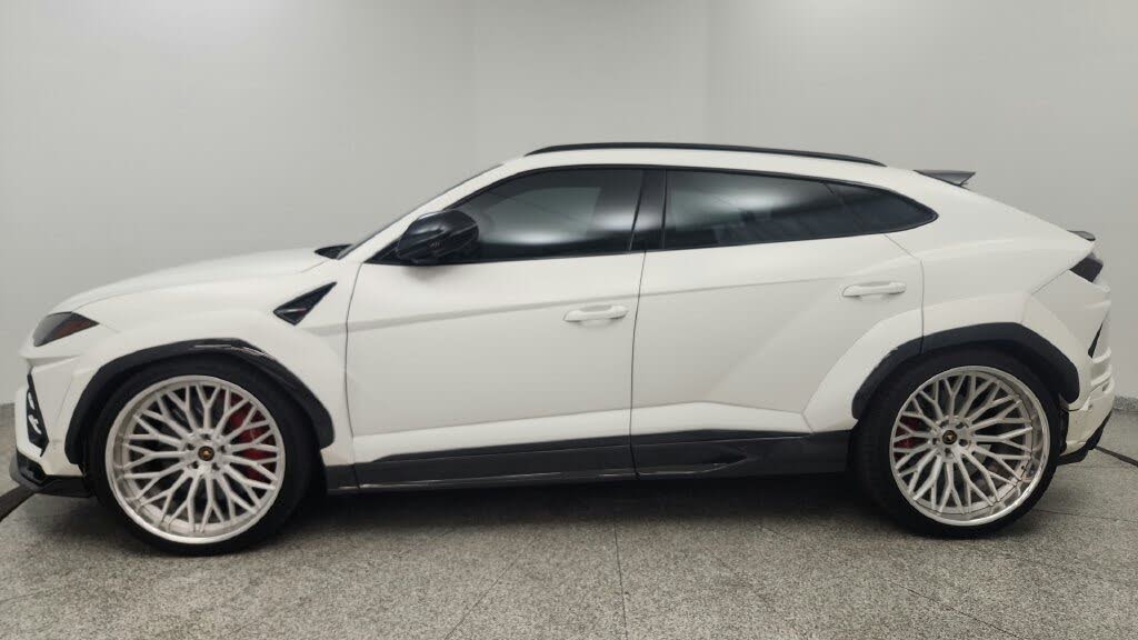 2019 Lamborghini Urus 4WD photo 12