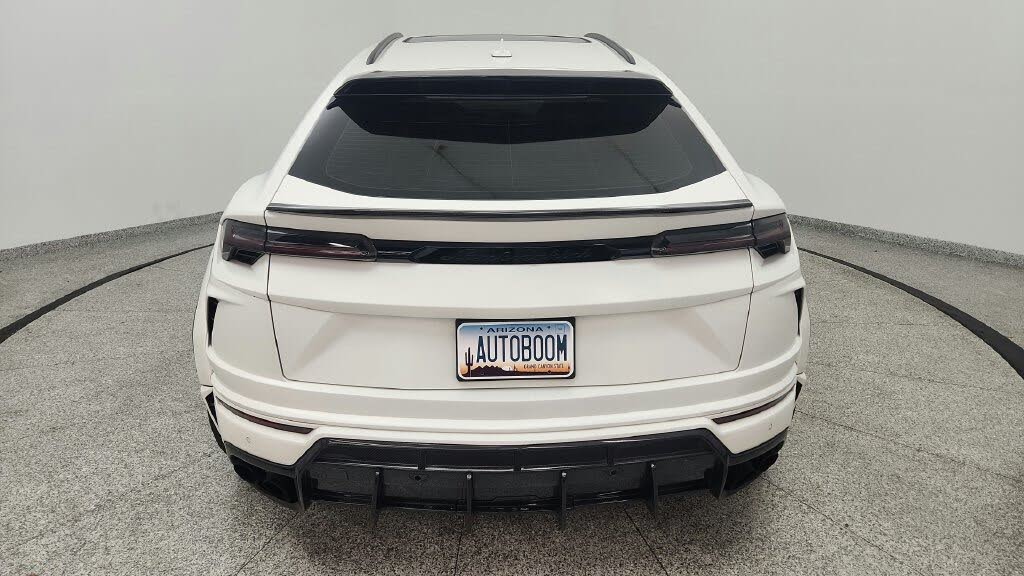 2019 Lamborghini Urus 4WD photo 16