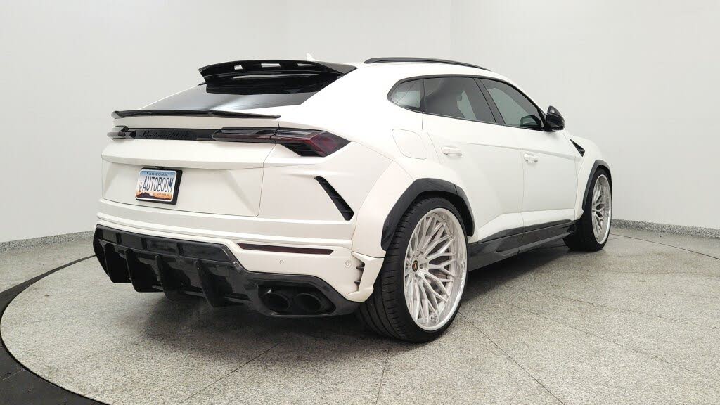 2019 Lamborghini Urus 4WD photo 5