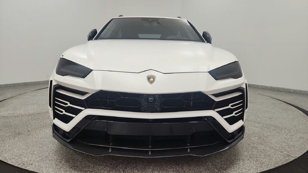 2019 Lamborghini Urus 4WD photo 9