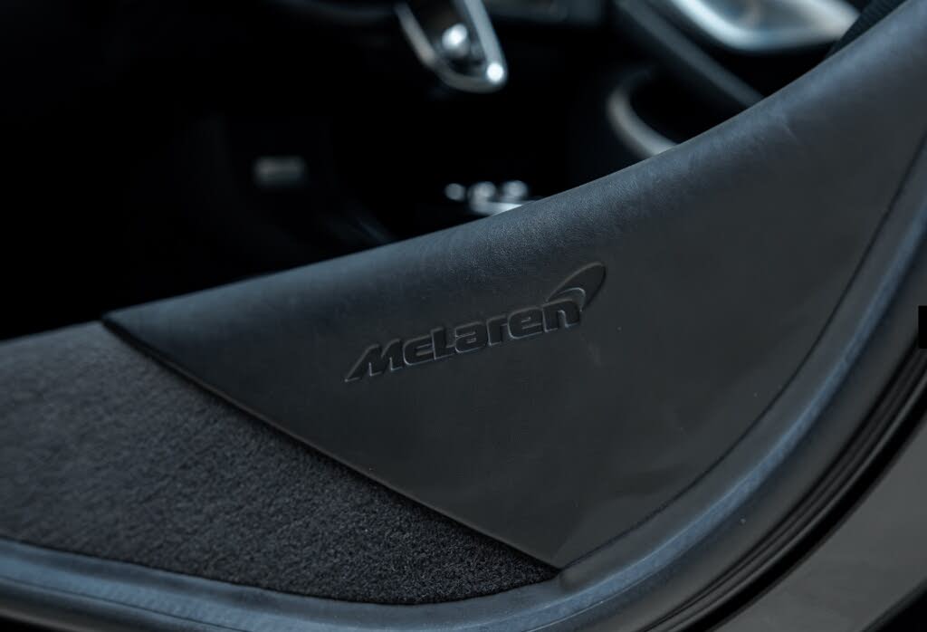 2023 McLaren GT RWD photo 15