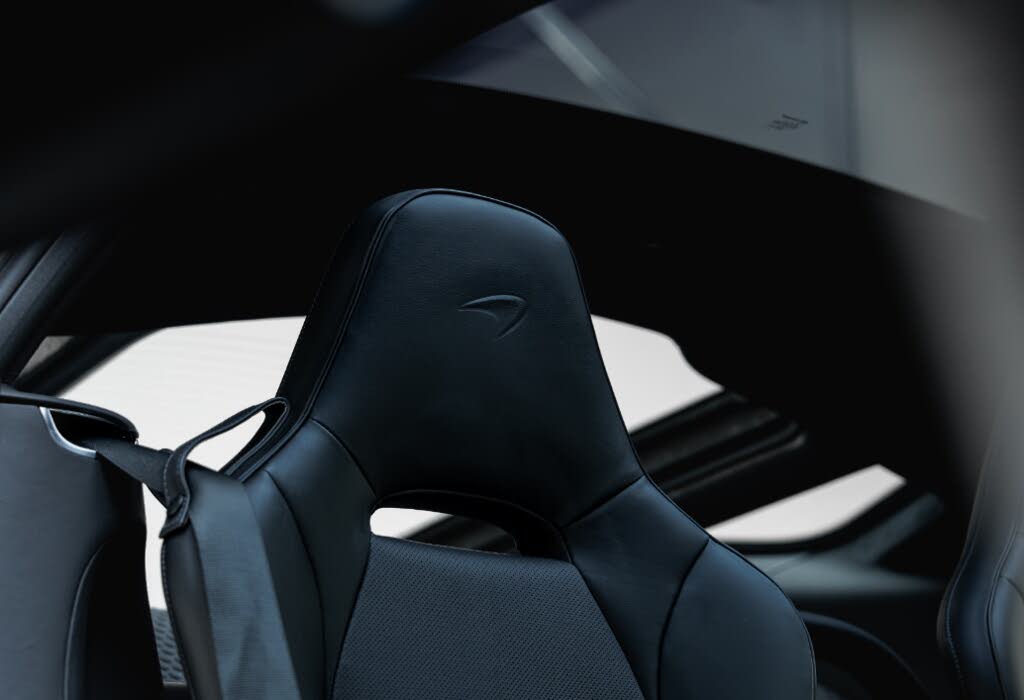 2023 McLaren GT RWD photo 18