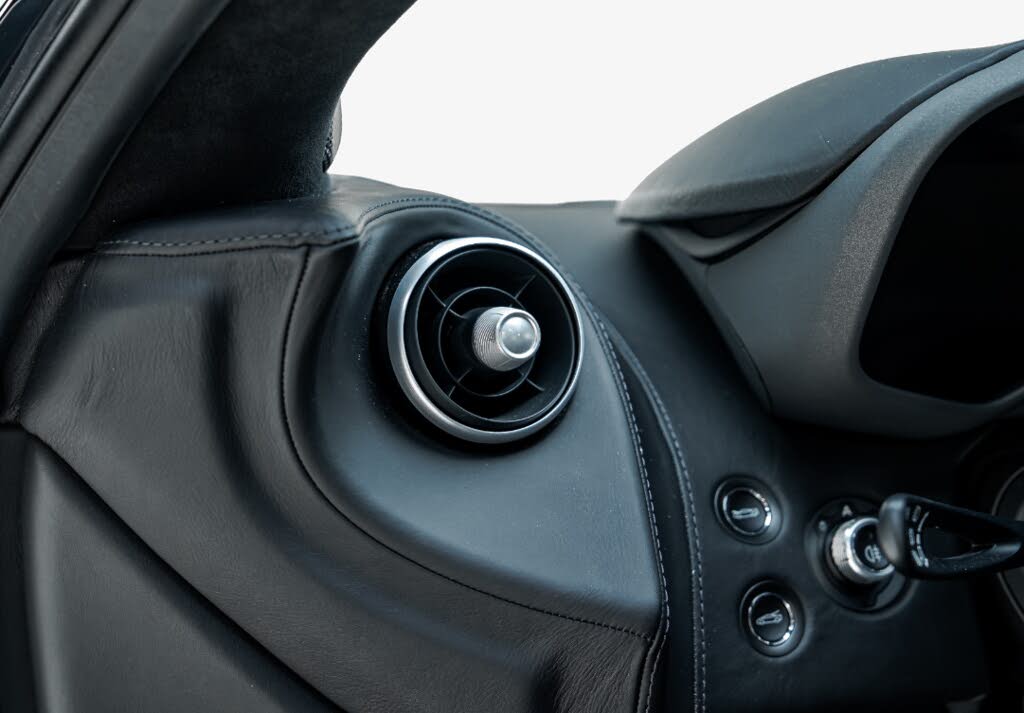 2023 McLaren GT RWD photo 20