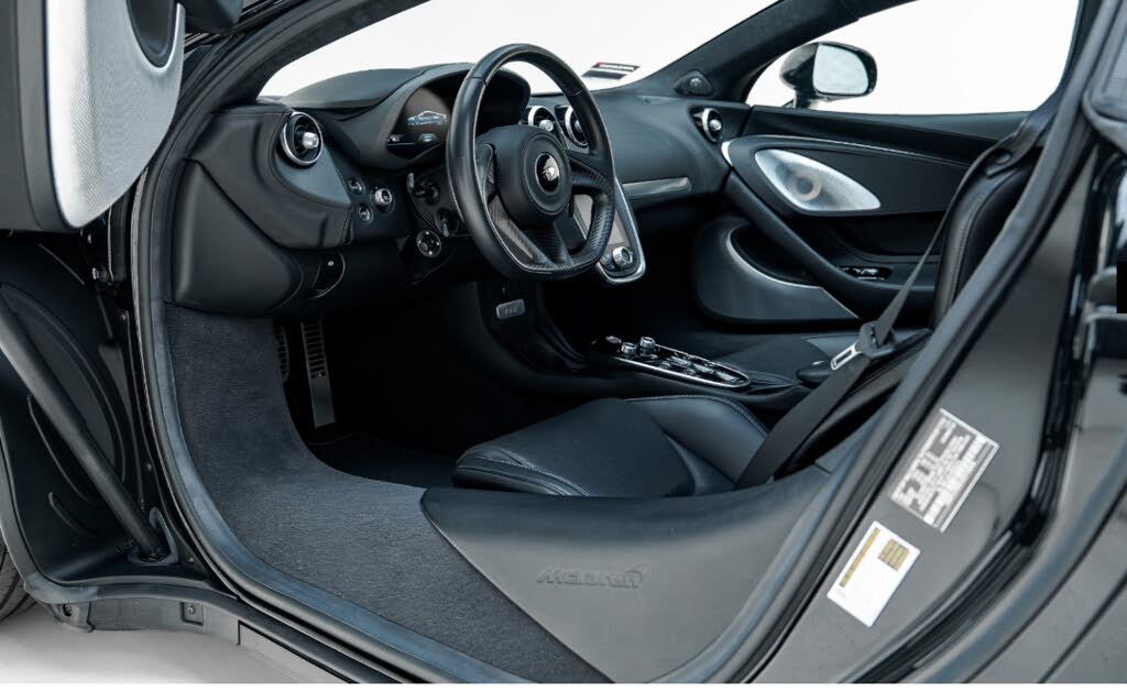 2023 McLaren GT RWD photo 3