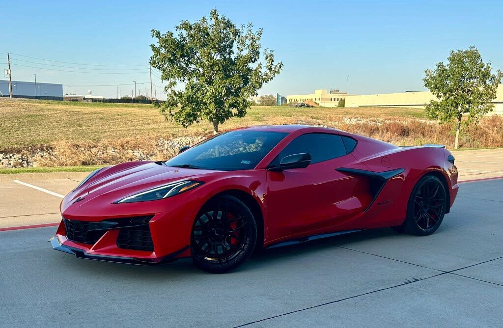 2024 Chevrolet Corvette Z06 2LZ Coupe RWD photo 3