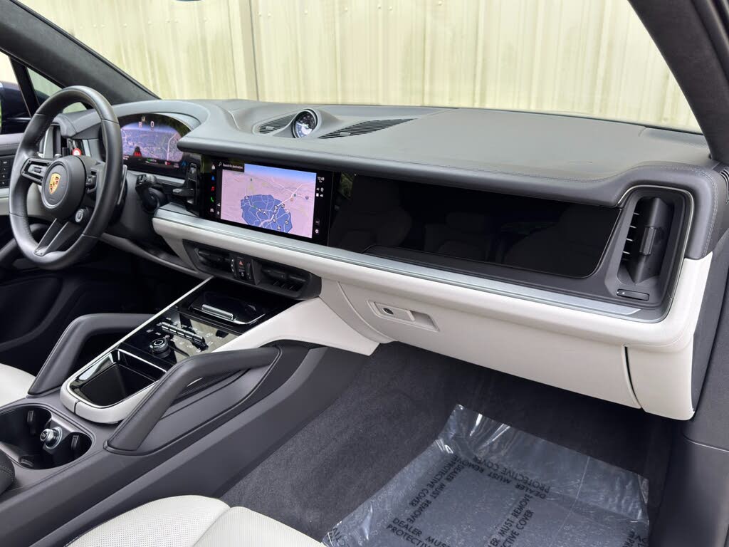 2024 Porsche Cayenne Turbo GT AWD photo 14 of 24
