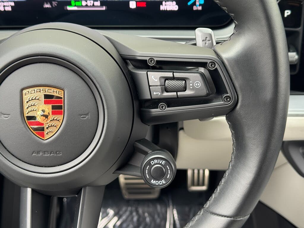 2024 Porsche Cayenne Turbo GT AWD photo 21 of 24