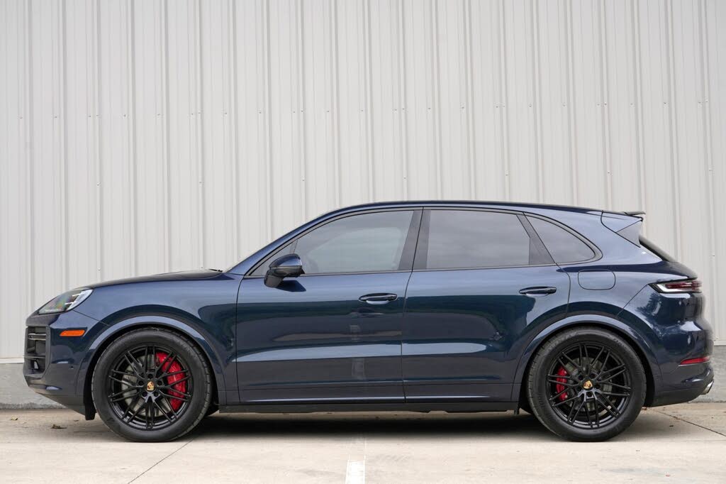 2024 Porsche Cayenne Turbo GT AWD photo 8 of 24