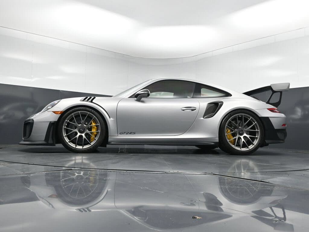 2018 Porsche 911 GT2 RS Coupe RWD photo 22 of 24