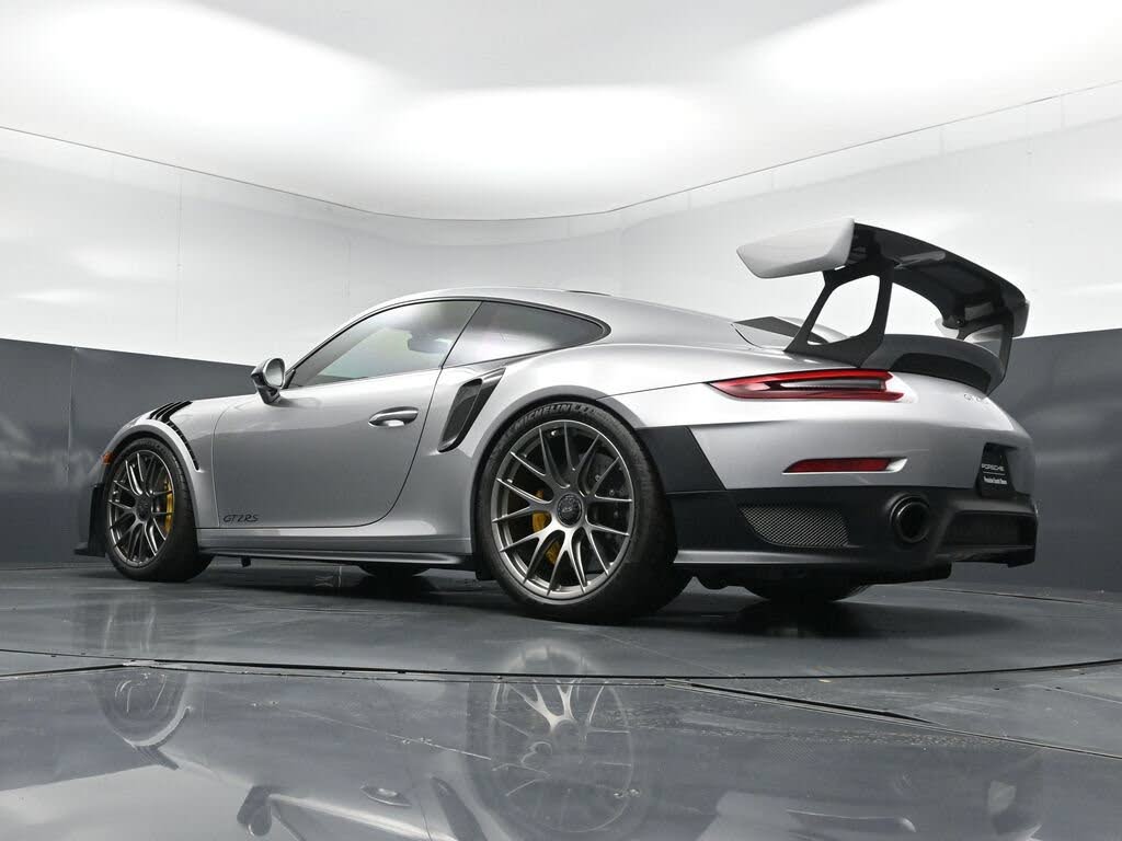 2018 Porsche 911 GT2 RS Coupe RWD photo 23 of 24