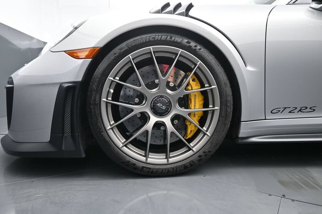 2018 Porsche 911 GT2 RS Coupe RWD photo 7 of 24