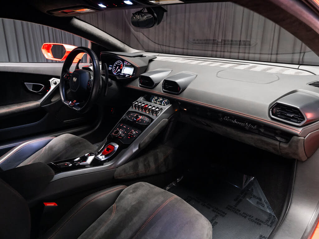 2015 Lamborghini Huracan LP 610-4 photo 7 of 24