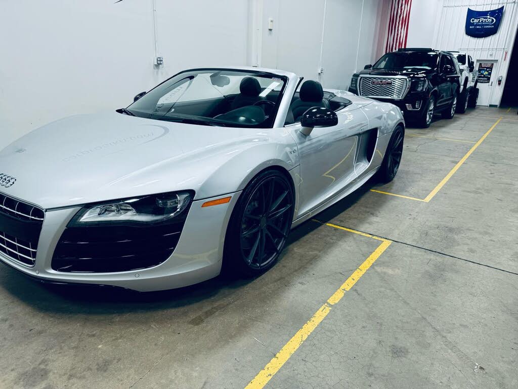 2012 Audi R8 5.2 quattro Spyder AWD photo 20 of 24