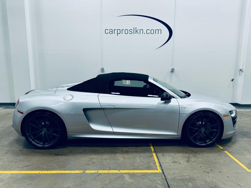 2012 Audi R8 5.2 quattro Spyder AWD photo 8 of 24