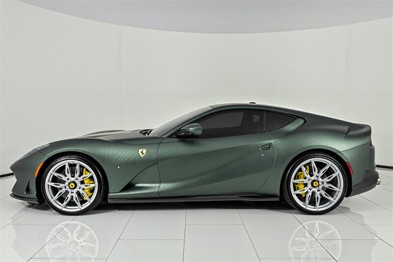 2020 Ferrari 812 Superfast RWD photo 13 of 24