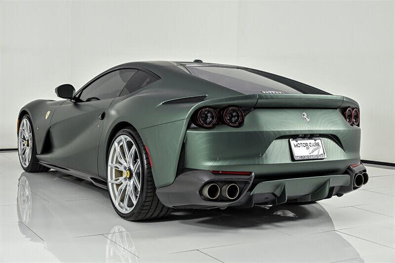2020 Ferrari 812 Superfast RWD photo 20 of 24