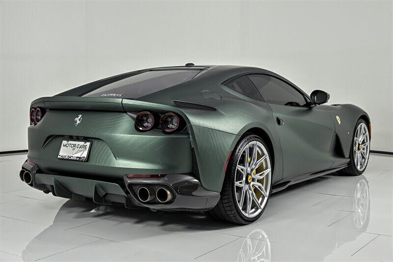 2020 Ferrari 812 Superfast RWD photo 22 of 24