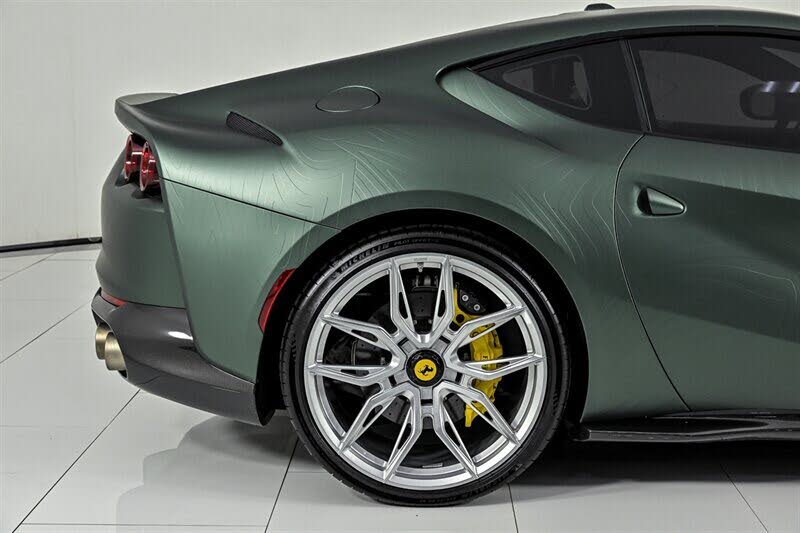 2020 Ferrari 812 Superfast RWD photo 23 of 24